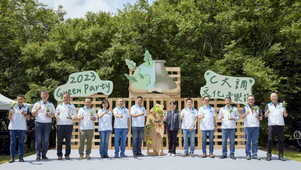 友達光電攜手供應商夥伴及台中市政府，共同倡議及推廣加樹減塑、節能減碳的淨零綠生活