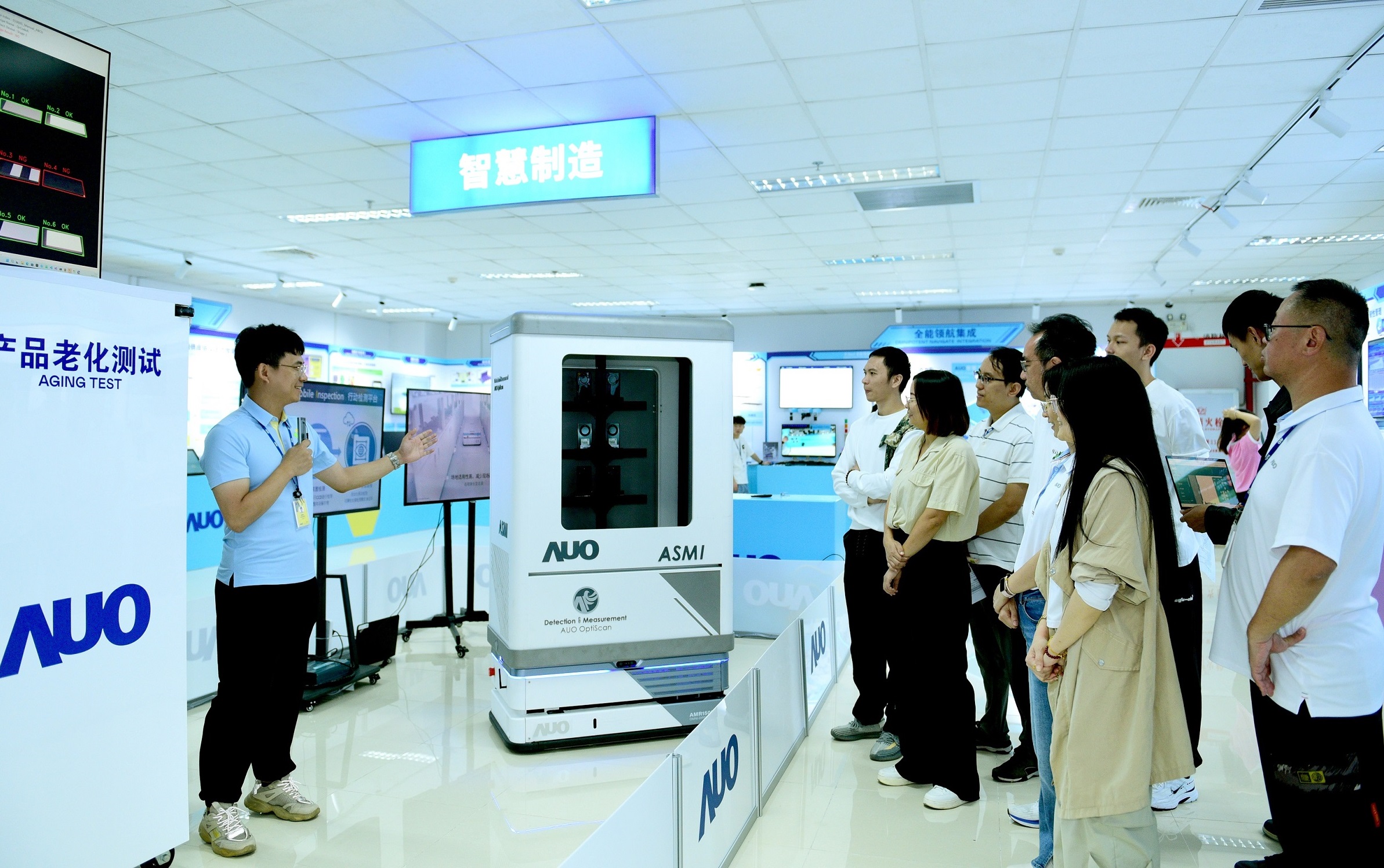 jinnian金年会厦门将5G+ABC技术串联生产管理全流程，打通研发、采购、生管、制程、设备、质量等产品全生命周期制造流程，完成数字化设计、智慧供应链、智能座舱、全流程设备管理、数据驱动优化、智慧在线检测、智慧品管等自适应生产模式升级