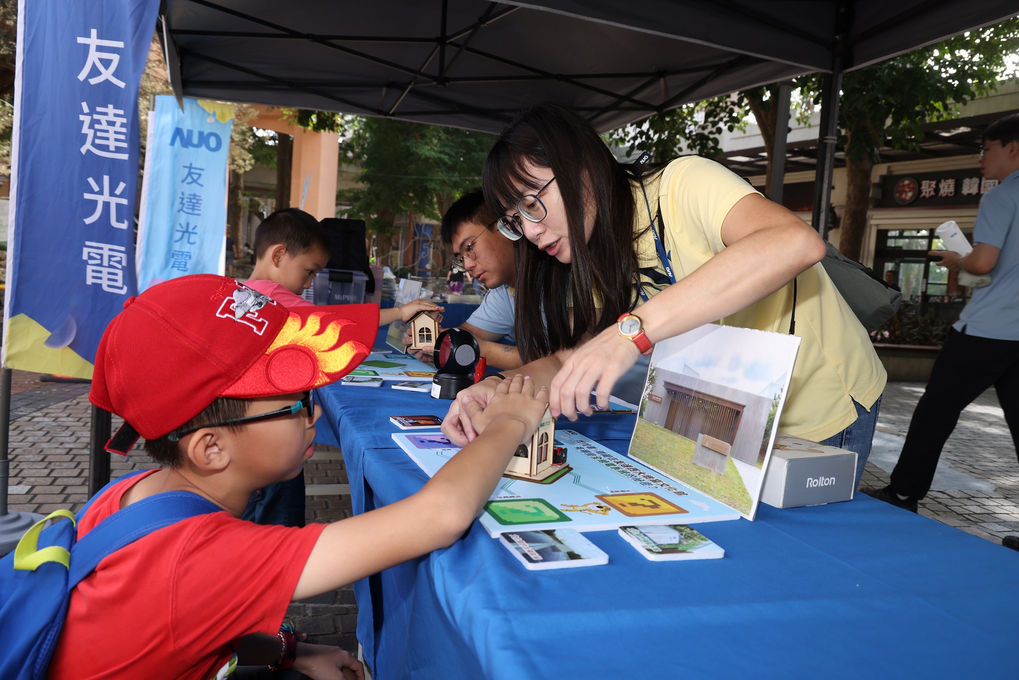 友達投入永續素養教育多年，從自身的環境教育場域走入校園、各式活動現場，合作夥伴亦擴及到NGO、公部門與供應鏈，豐碩成果獲「社會共融領袖獎」